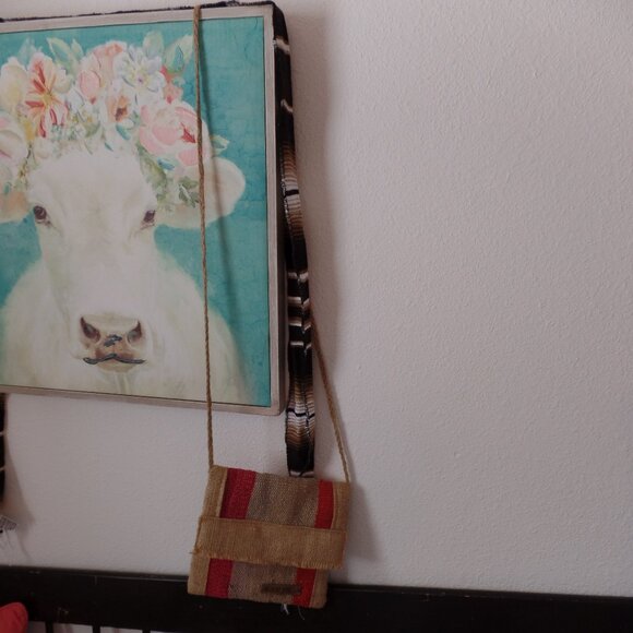 Made in Peru Burlap crossbody NWOT IOIQU Brand with long straps - Picture 7 of 9